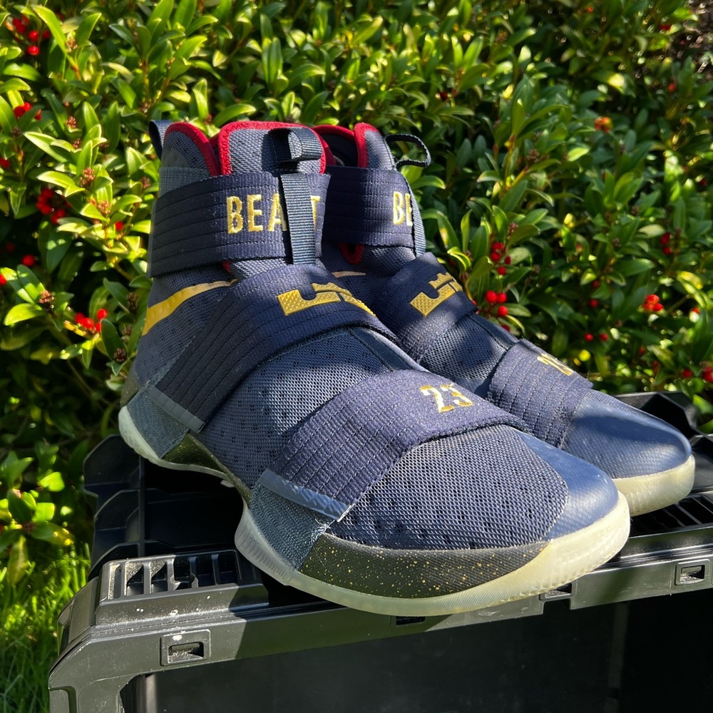 Nike LeBron Zoom Soldier 10 (NIKE ID)